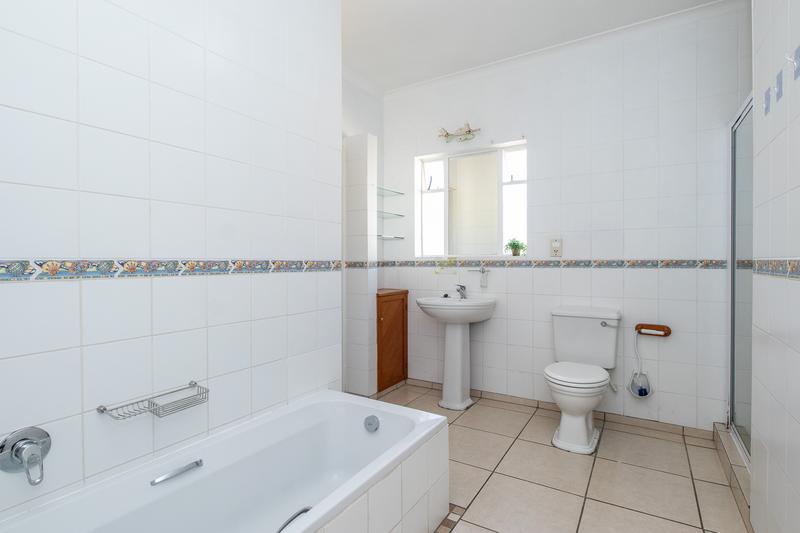 4 Bedroom Property for Sale in Bergvliet Western Cape